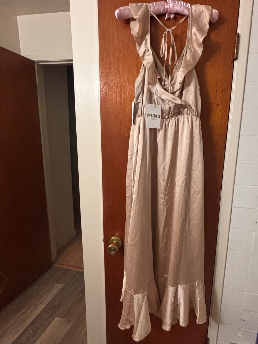 ๐ฃ LAST CALL! ๐ Show Me Your Mumu | Samantha Ruffle Dress in Champagne ๐ฅ - Large - Picture 3 of 16